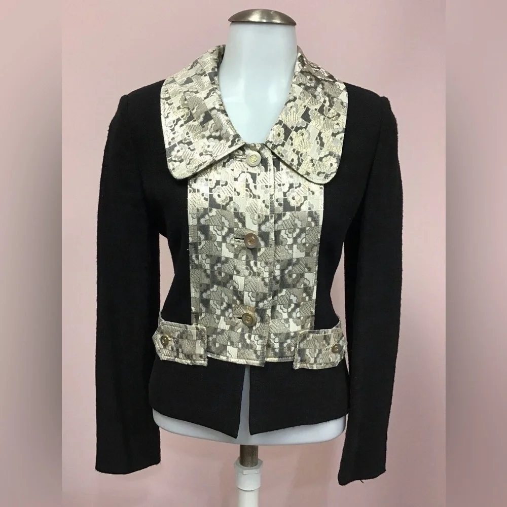 Gorgeous, vintage dolce and Gabbana blazer with gold accent and buttons size XS - Picture 2 of 7